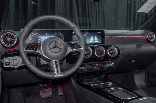 New 2025 Mercedes-Benz CLA 250 4MATIC image 17