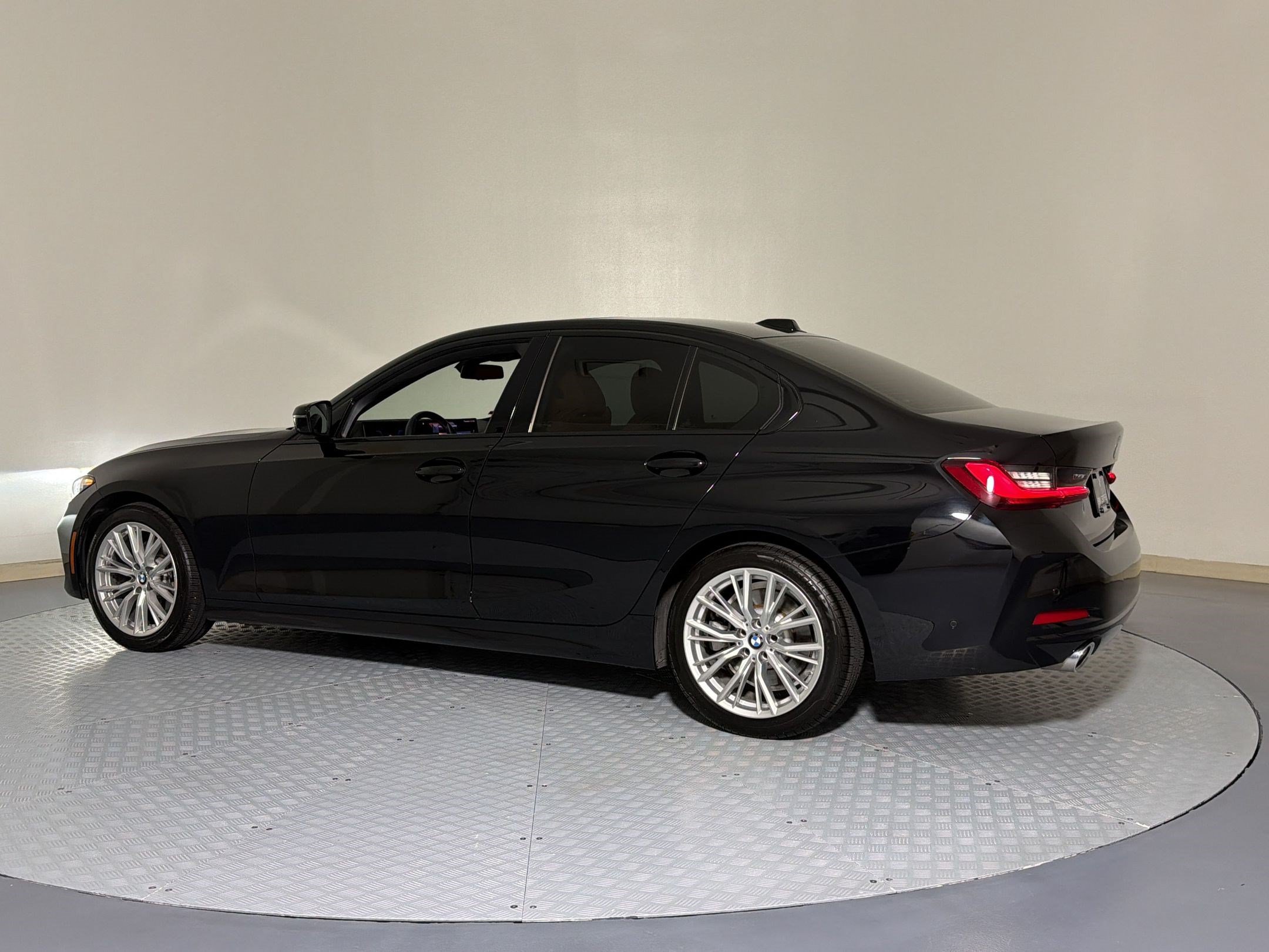 Certified 2023 BMW 330i Sedan w/ Parking Assistance Package RWD image 3
