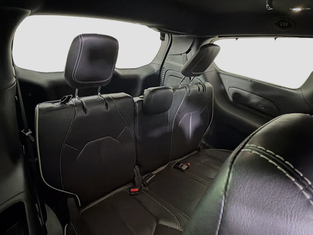 Used 2019 Chrysler Pacifica Limited w/ Advanced Safetytec Group FWD image 28