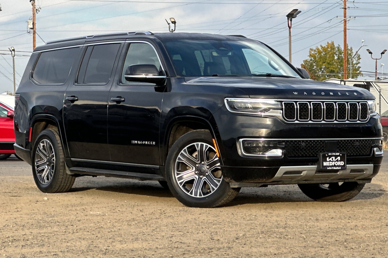 Used 2023 Jeep Wagoneer L Series II AWD/4WD image 2