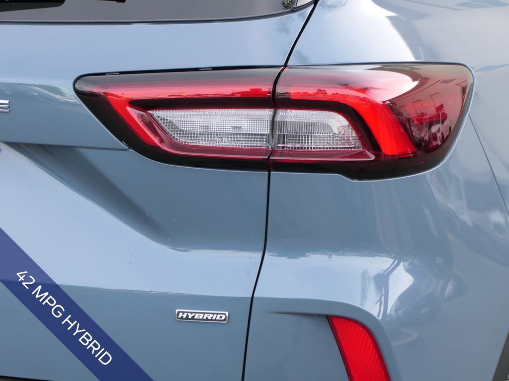 Used 2025 Ford Escape ST-Line w/ Equipment Group 301A image 2