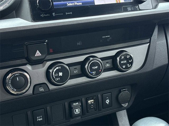 Used 2018 Toyota Tacoma TRD Sport image 17