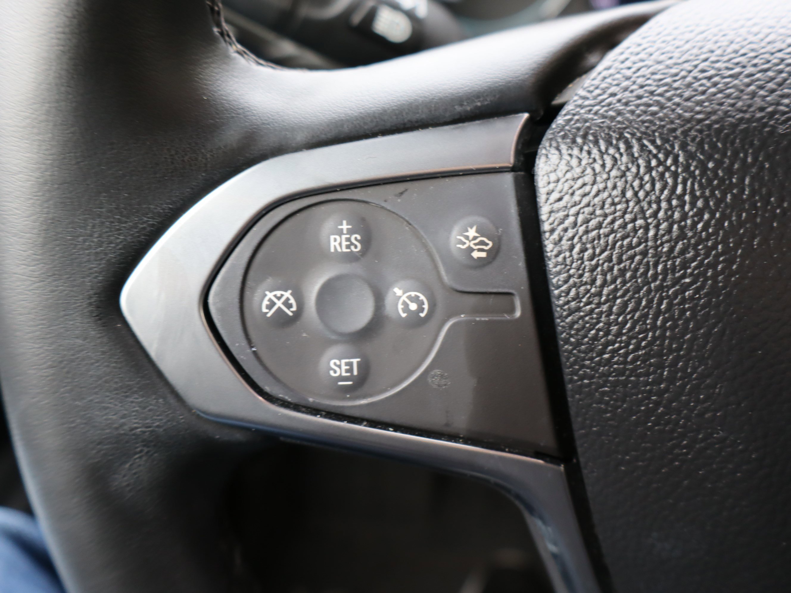 Certified 2023 Chevrolet Traverse LT w/ LPO, Floor Liner Package image 19