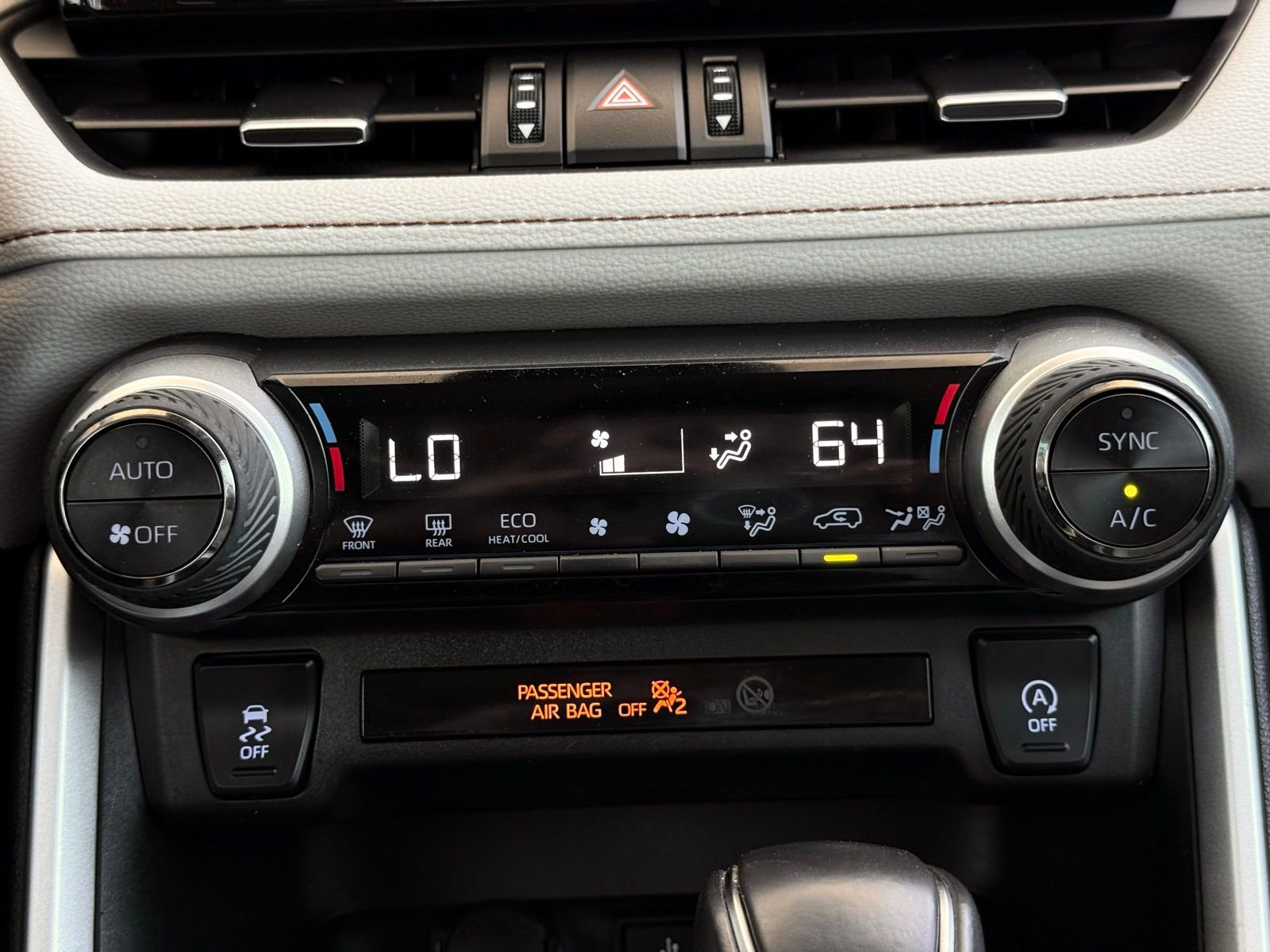 Used 2022 Toyota RAV4 XLE Premium image 38