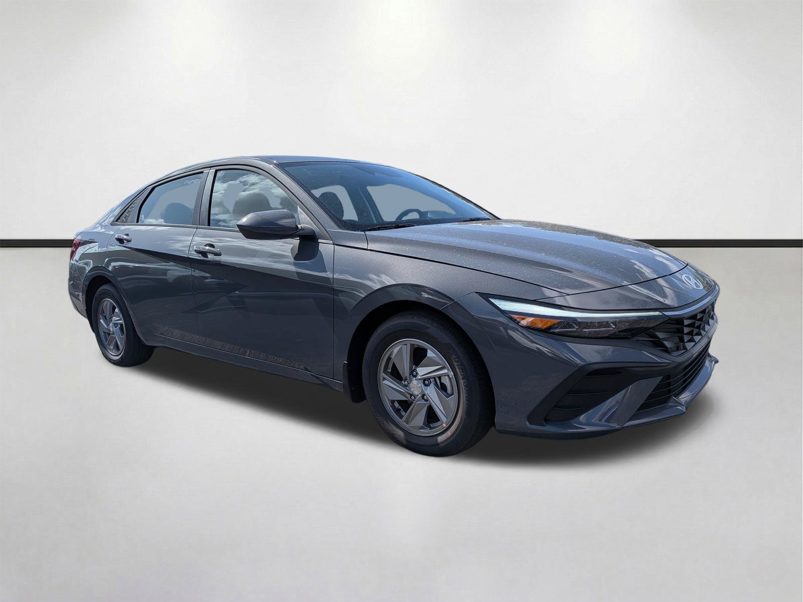 New 2026 Hyundai Elantra SE FWD image 2