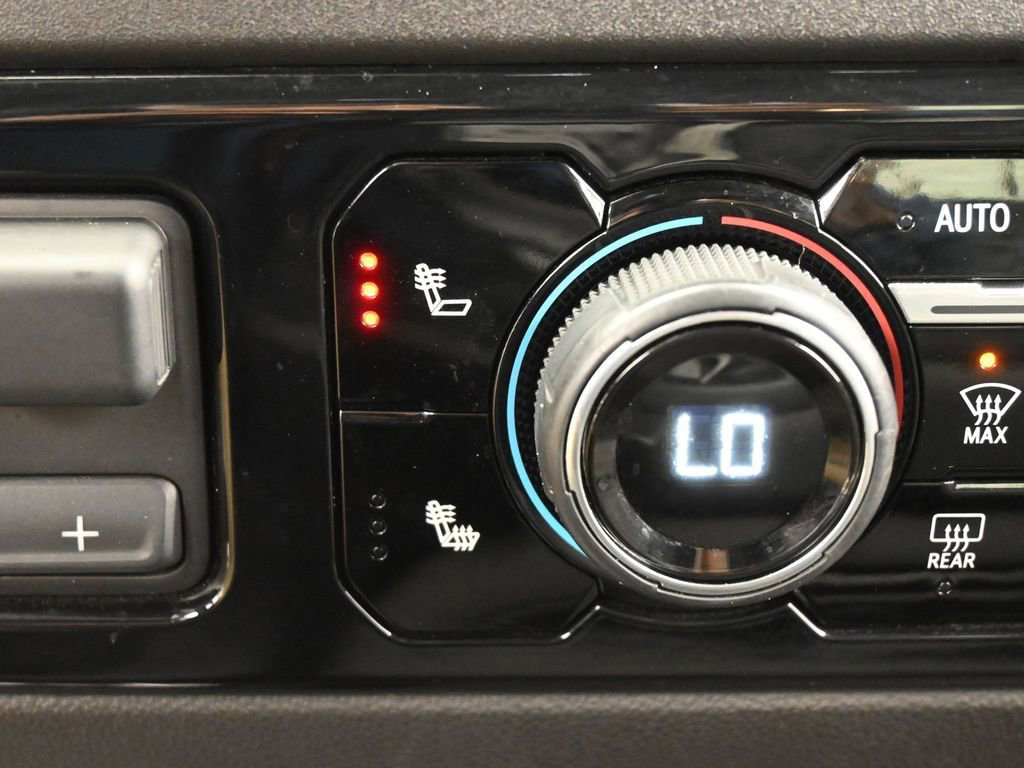 Used 2025 Chevrolet Silverado 2500 LT w/ Convenience Package image 22