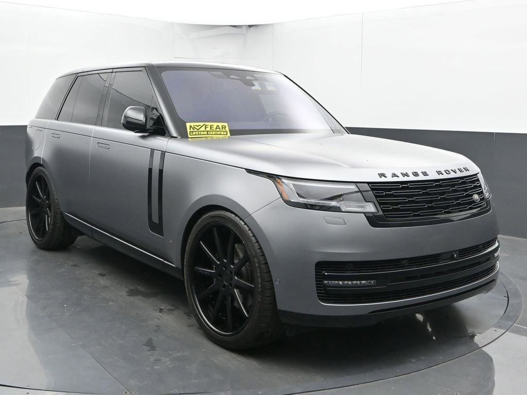 Used 2023 Land Rover Range Rover SE image 3
