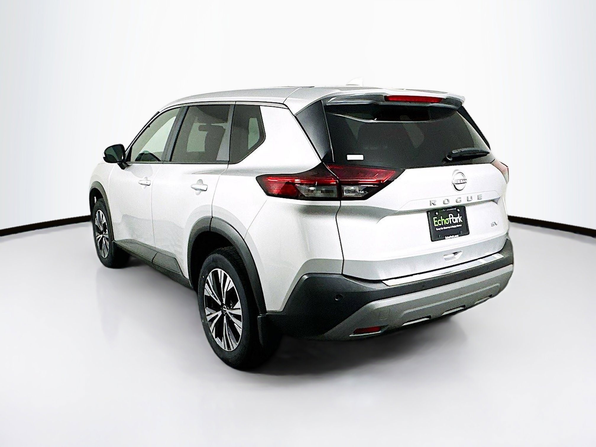 Used 2023 Nissan Rogue SV image 5
