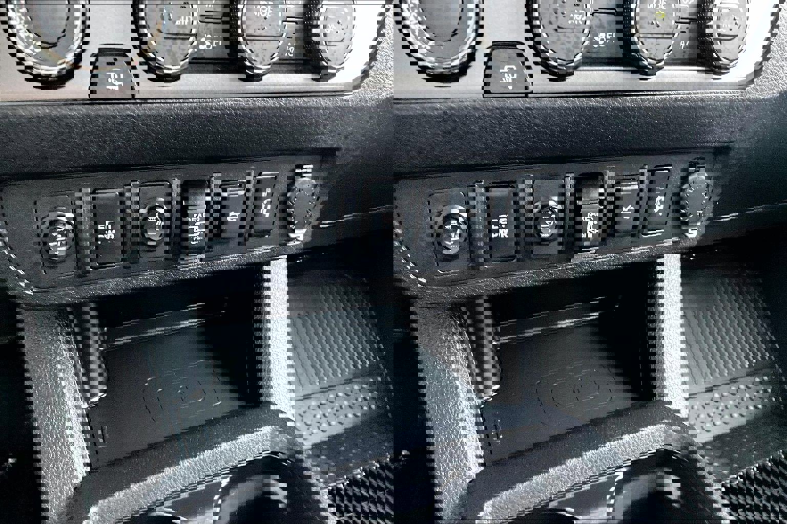 Used 2023 Toyota Tacoma TRD Off-Road image 29