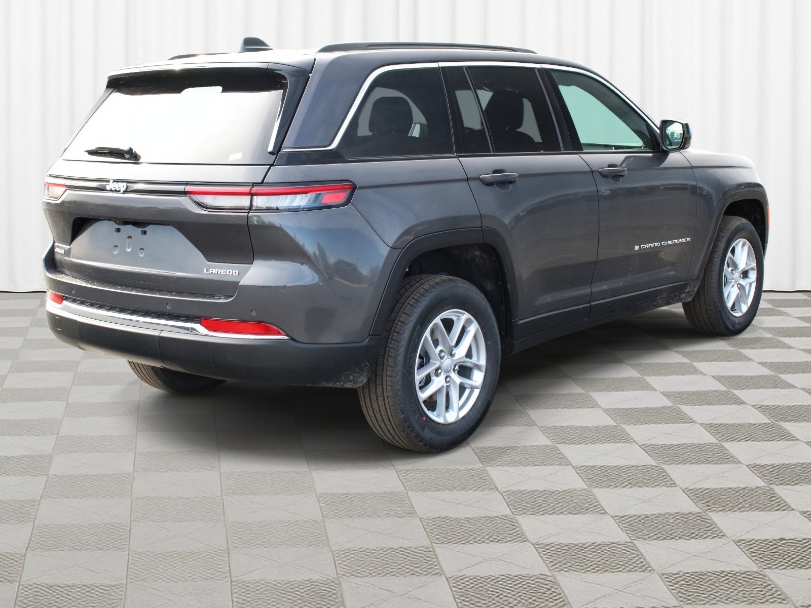New 2026 Jeep Grand Cherokee Laredo image 31