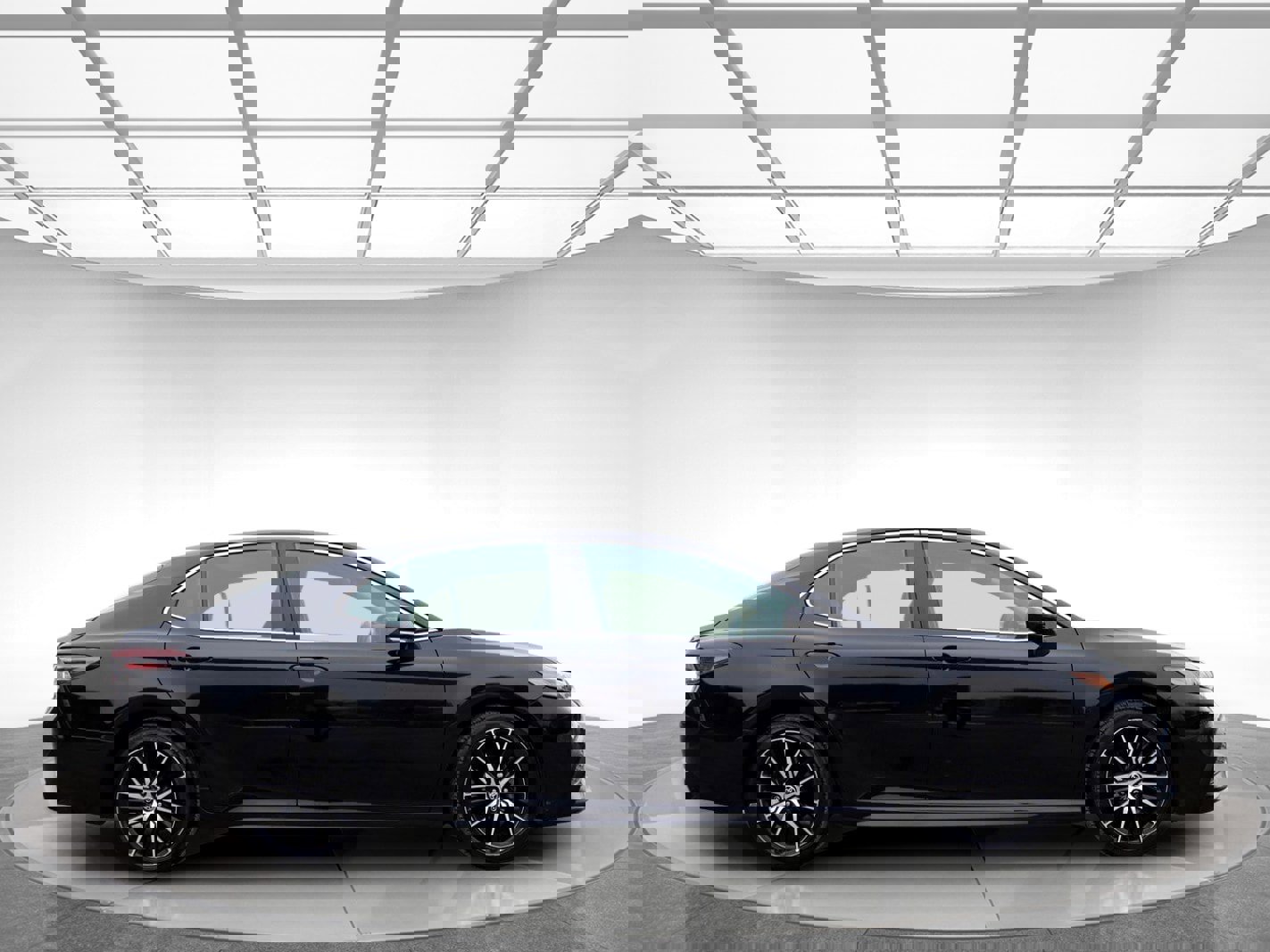 Used 2022 Toyota Camry SE image 4