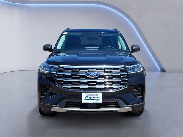 Used 2025 Ford Explorer Active AWD/4WD image 8