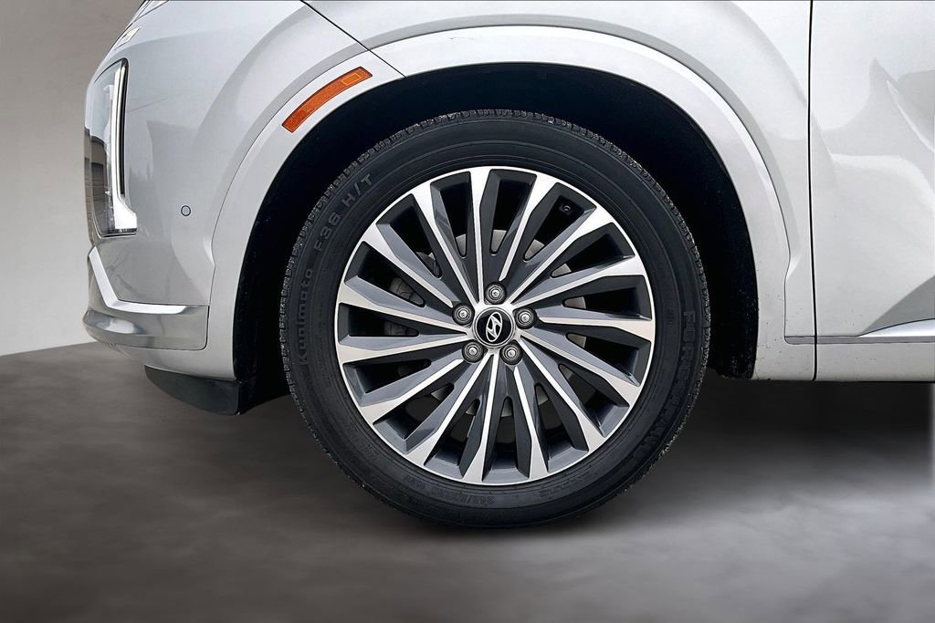 Used 2024 Hyundai Palisade Calligraphy image 35