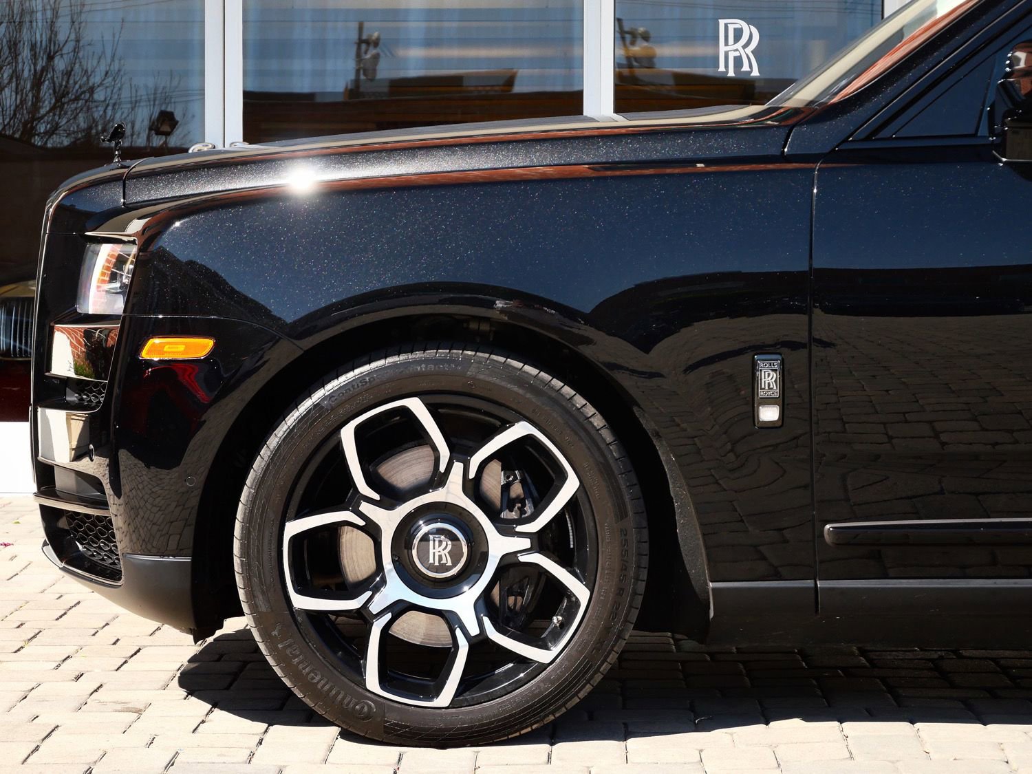 Used 2024 Rolls-Royce Cullinan Black Badge image 11