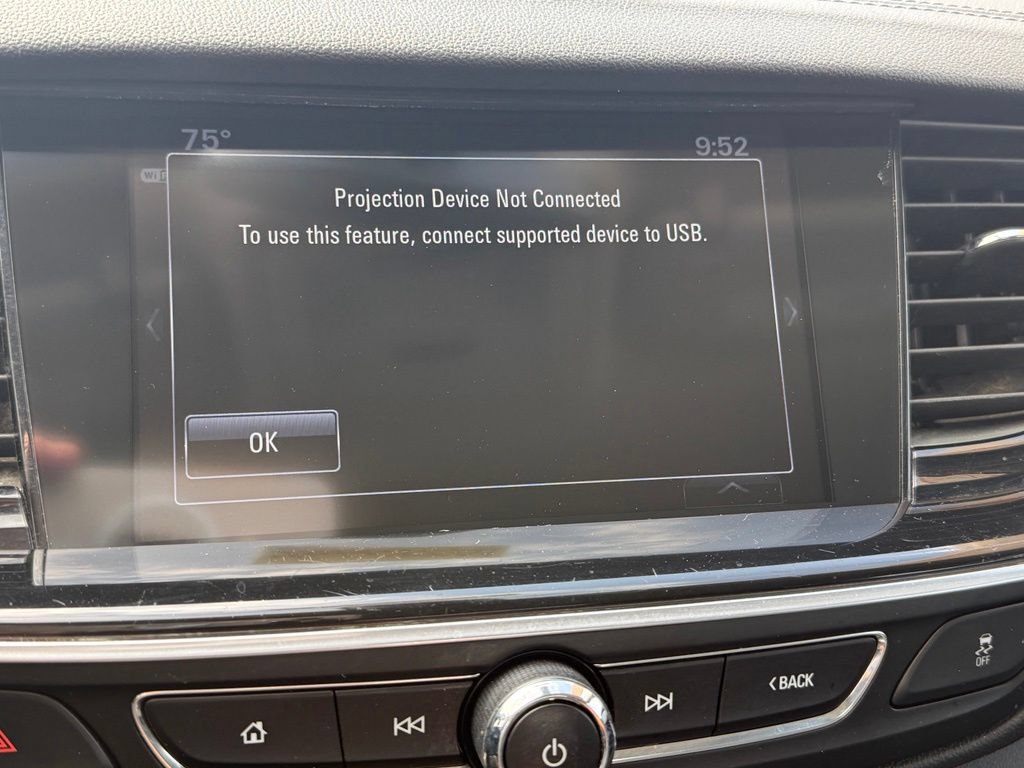 Used 2018 Buick Regal Preferred FWD image 23