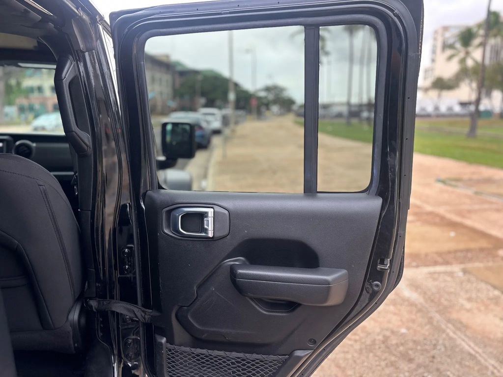 Used 2023 Jeep Wrangler Sport S image 16