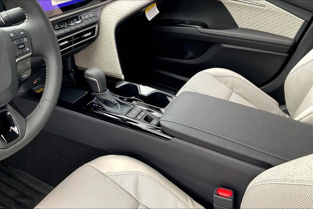 Used 2025 Toyota Camry XLE w/ Premium Plus Package FWD image 17