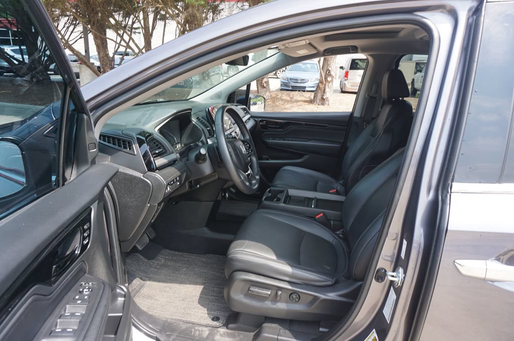 Used 2022 Honda Odyssey Touring image 2