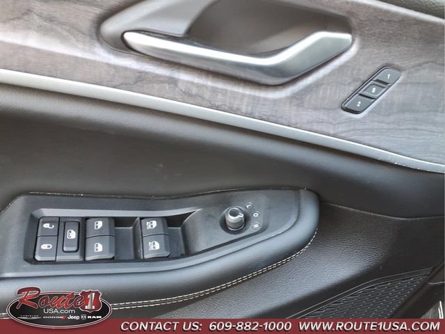 Used 2023 Jeep Grand Cherokee Limited AWD/4WD image 29