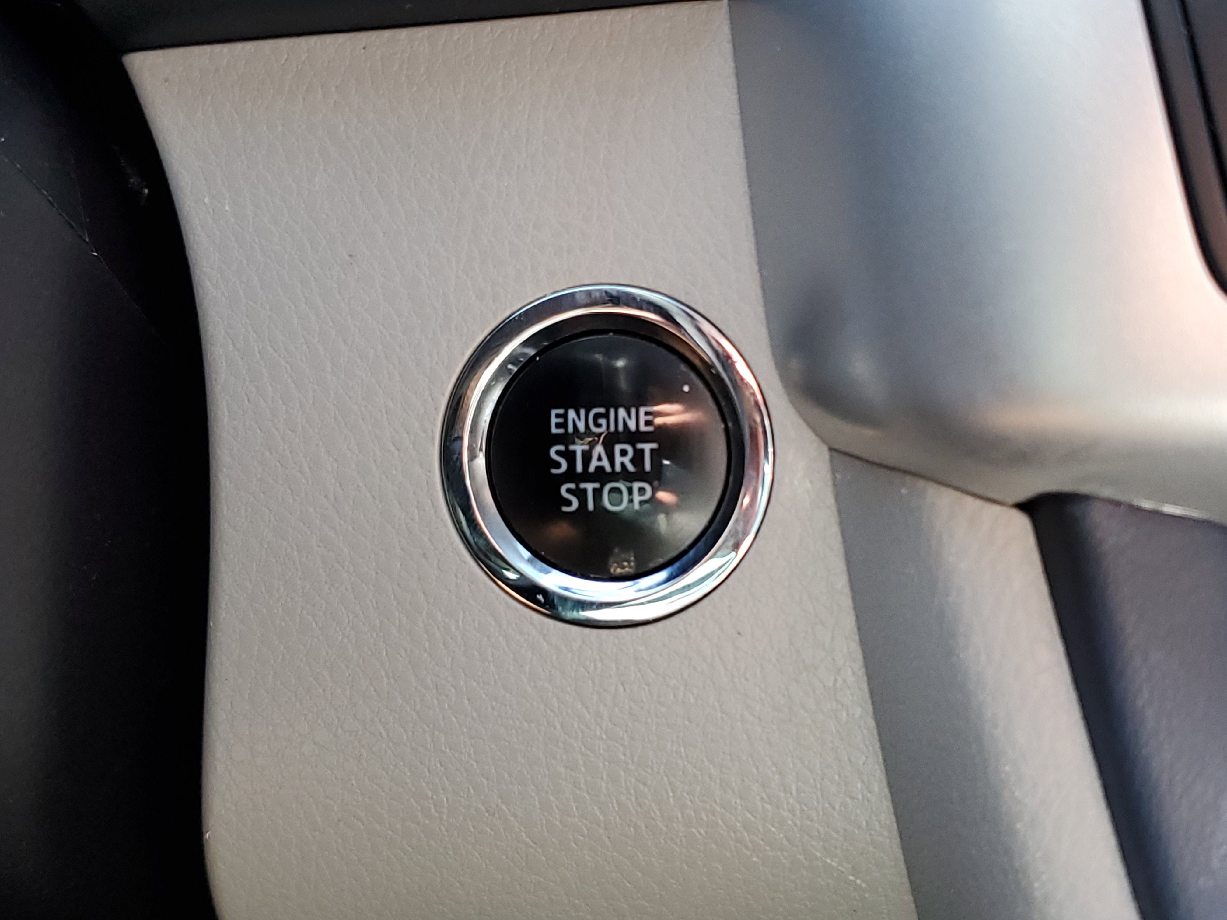 Used 2017 Toyota Highlander XLE image 23