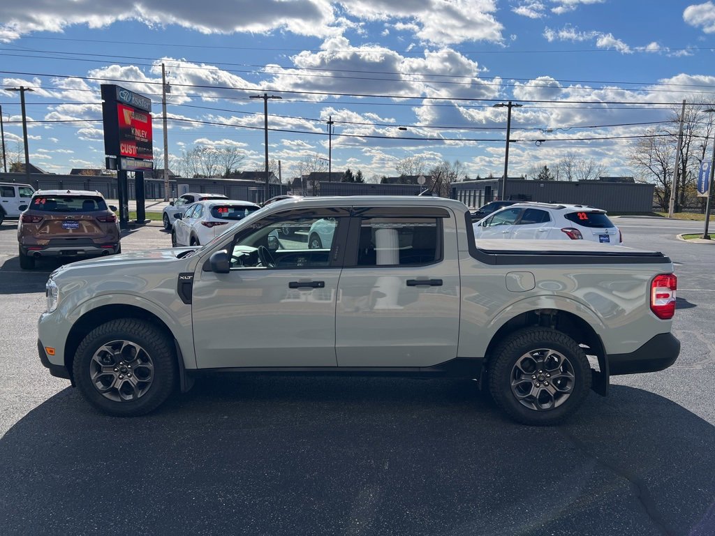 Used 2023 Ford Maverick XLT image 2