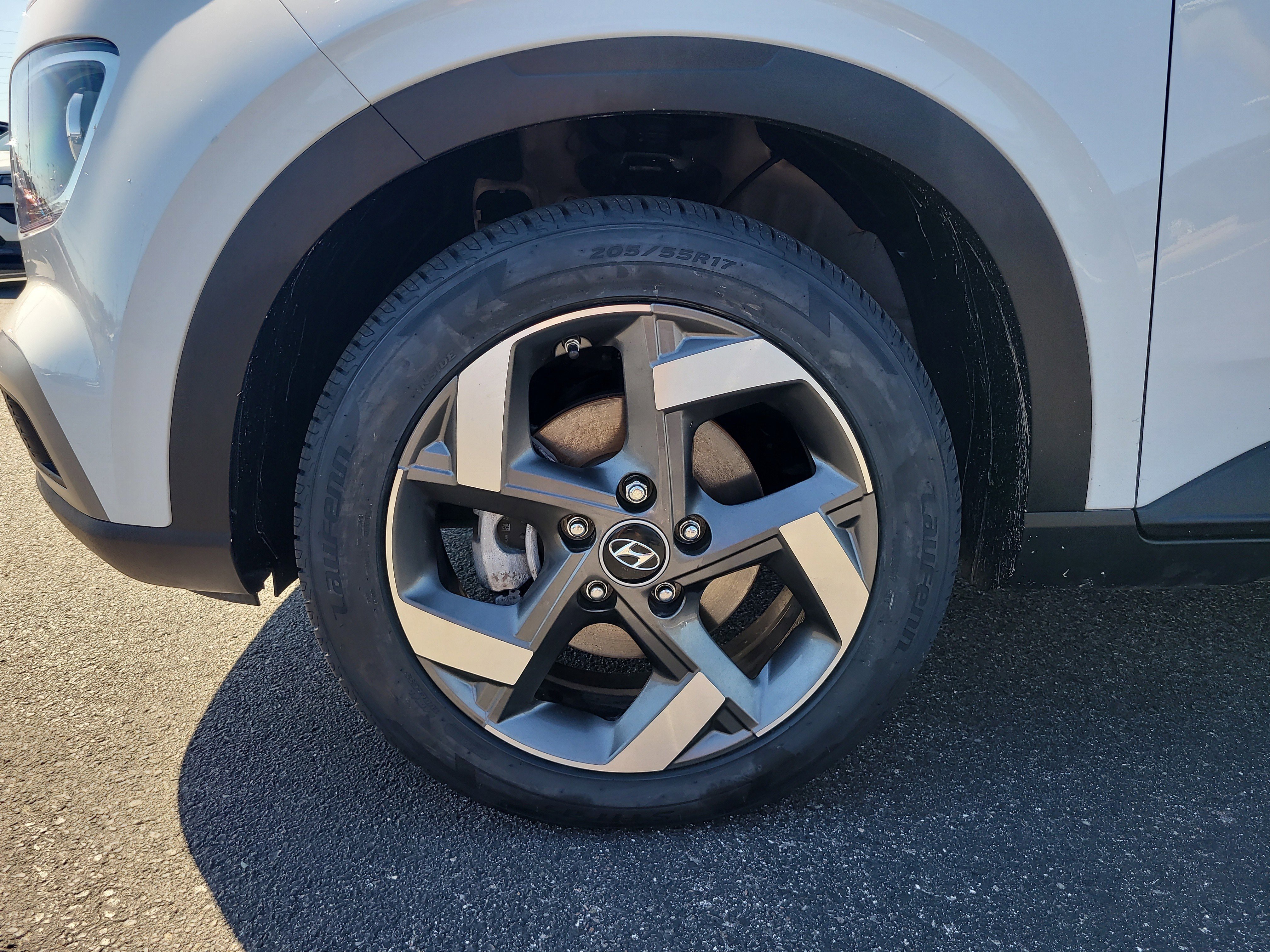 Used 2024 Hyundai Venue SEL image 9