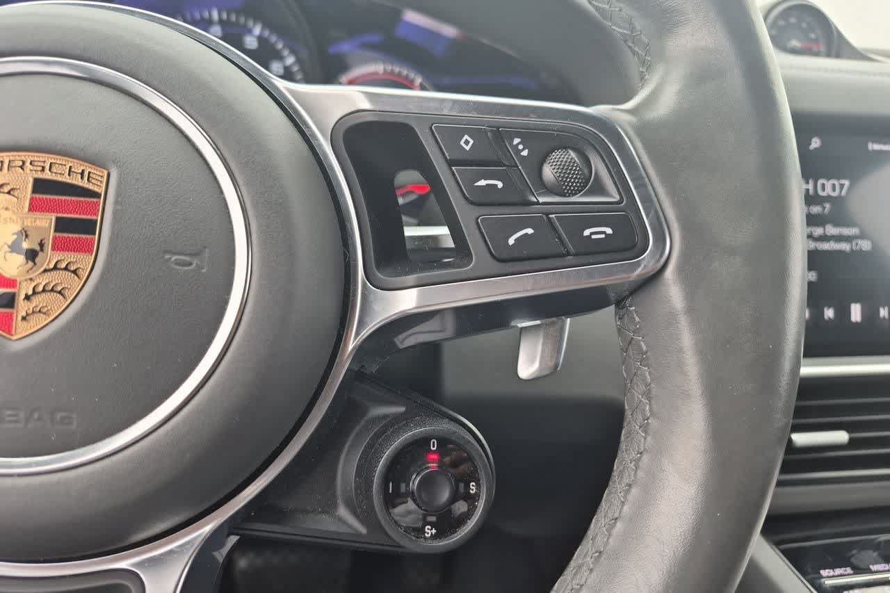 Used 2020 Porsche Cayenne AWD/4WD image 24