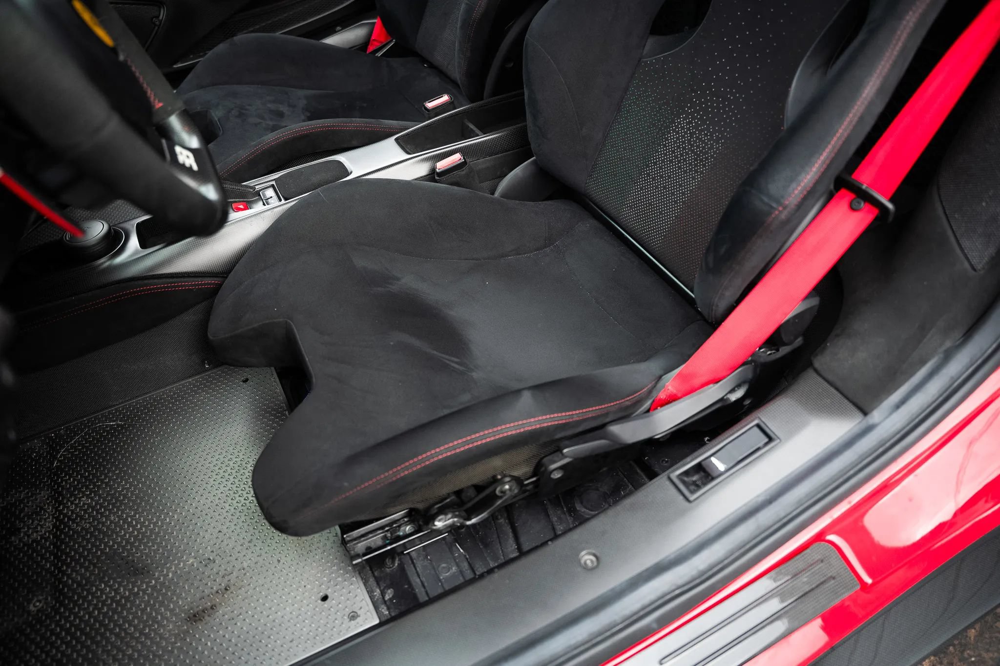 Used 2020 Ferrari 488 Pista Coupe RWD image 15