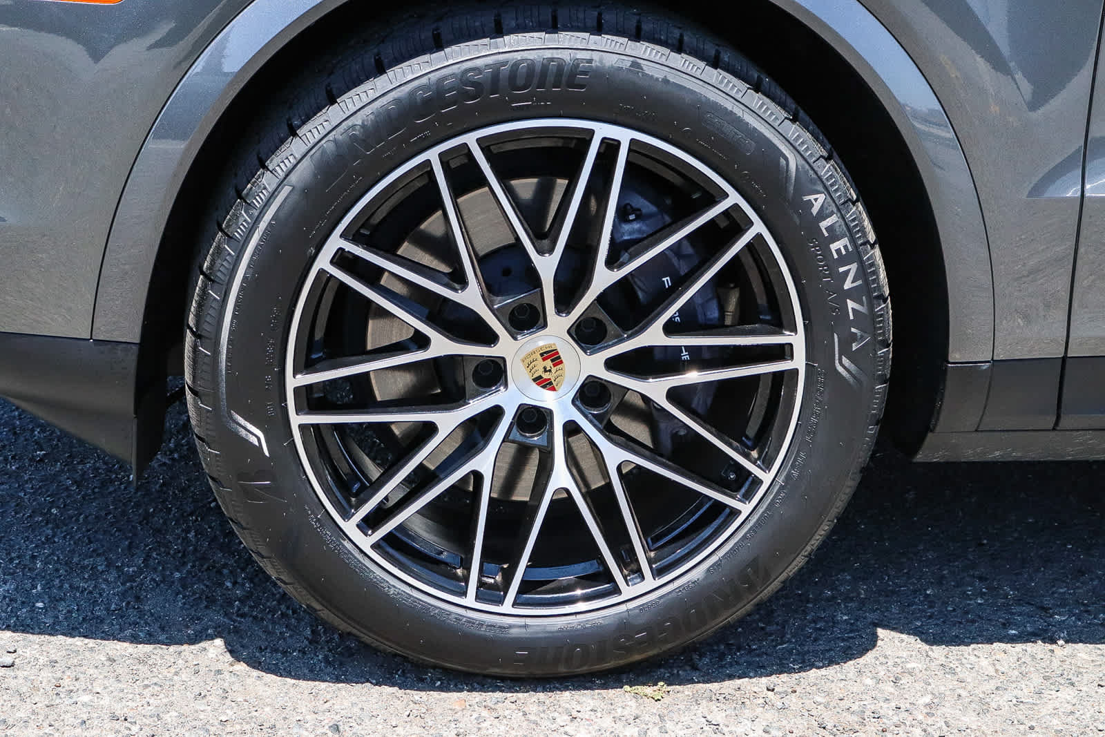 Used 2024 Porsche Cayenne AWD/4WD image 15