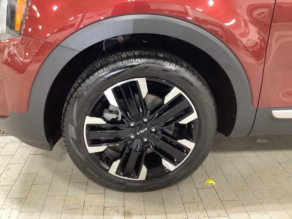 Certified 2024 Kia Telluride SX w/ Towing Package image 8
