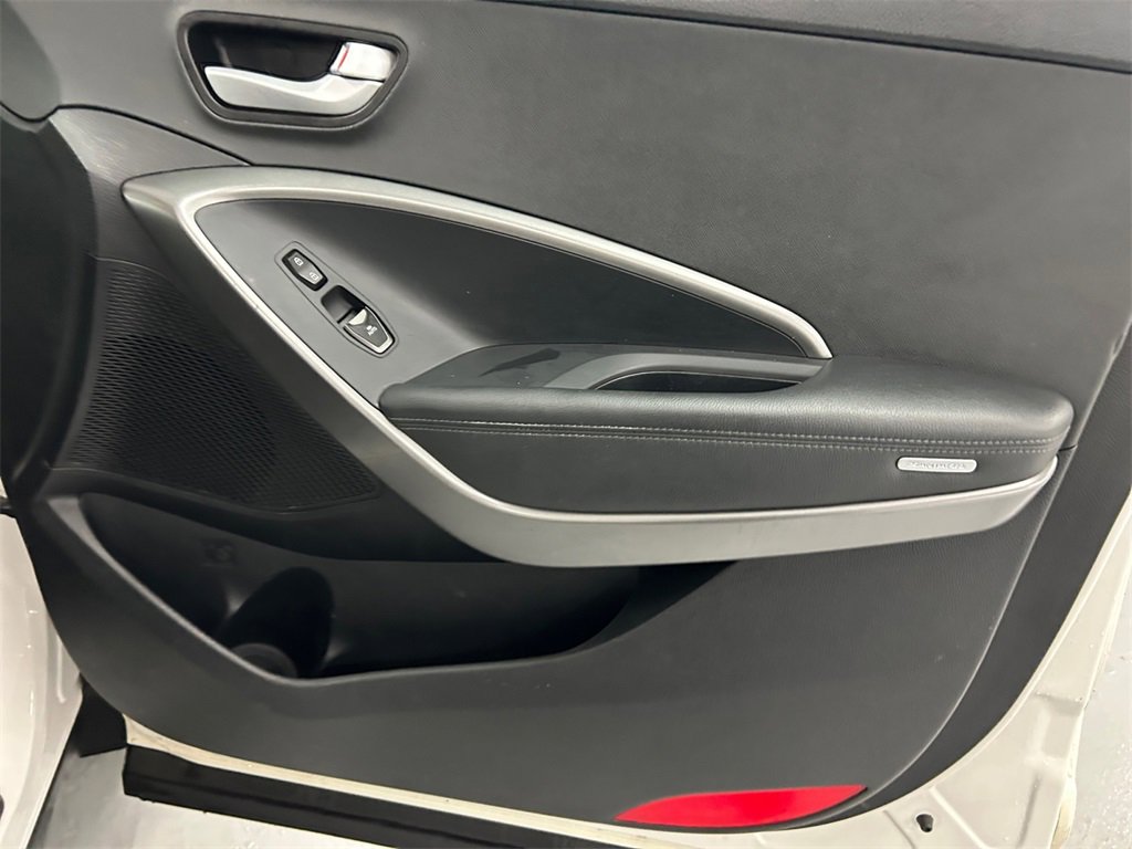 Used 2016 Hyundai Santa Fe SE w/ Option Group 02 image 19