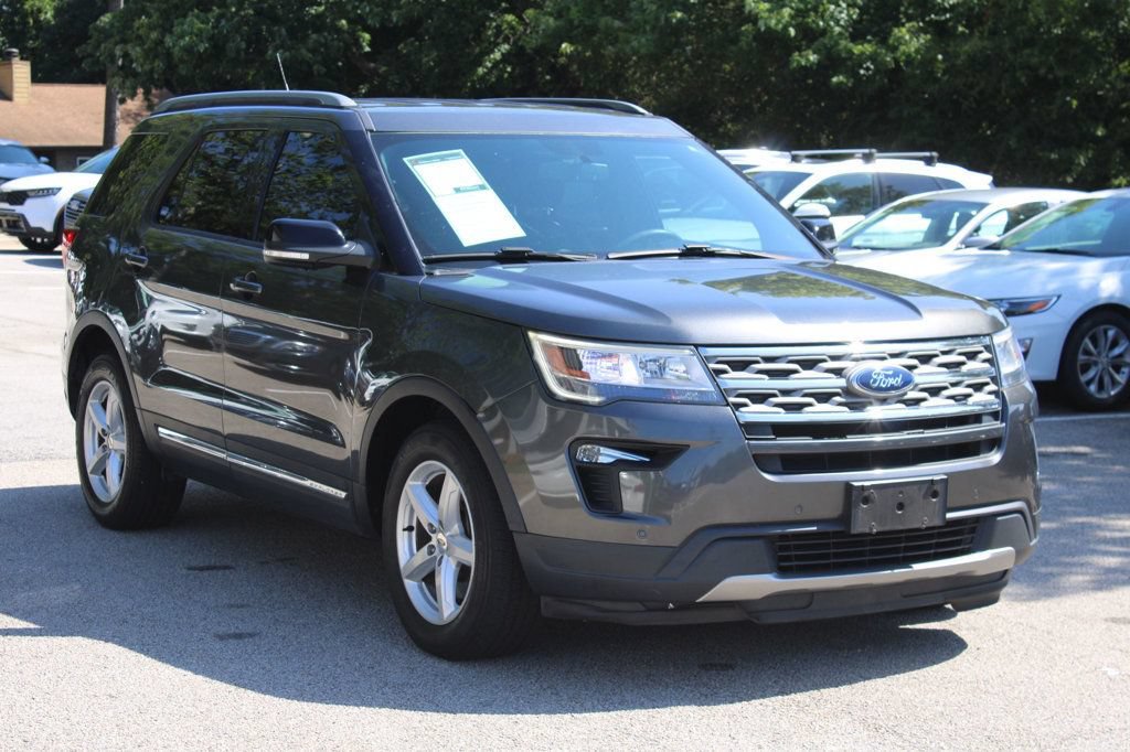 Used 2018 Ford Explorer XLT w/ Equipment Group 202A FWD image 1