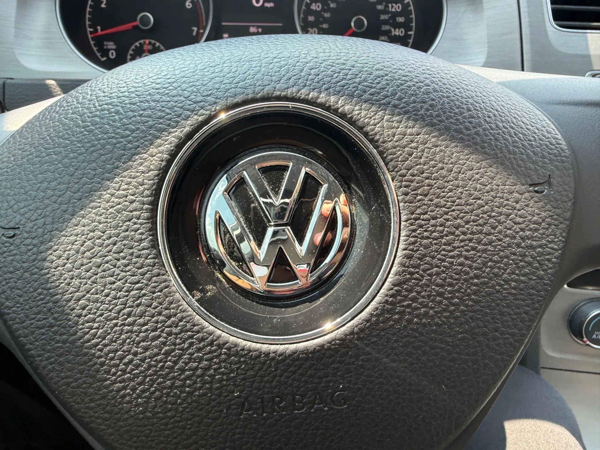 Used 2015 Volkswagen Golf S image 24