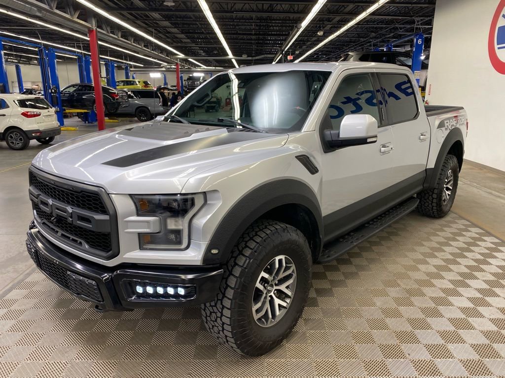 Used 2018 Ford F150 Raptor w/ Equipment Group 802A Luxury image 4