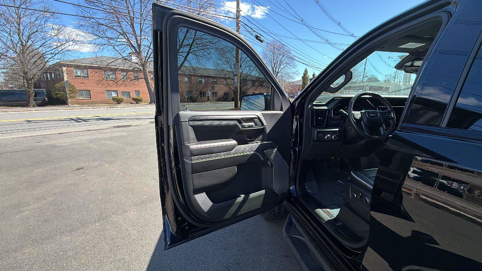 Used 2023 GMC Sierra 1500 AT4X image 11