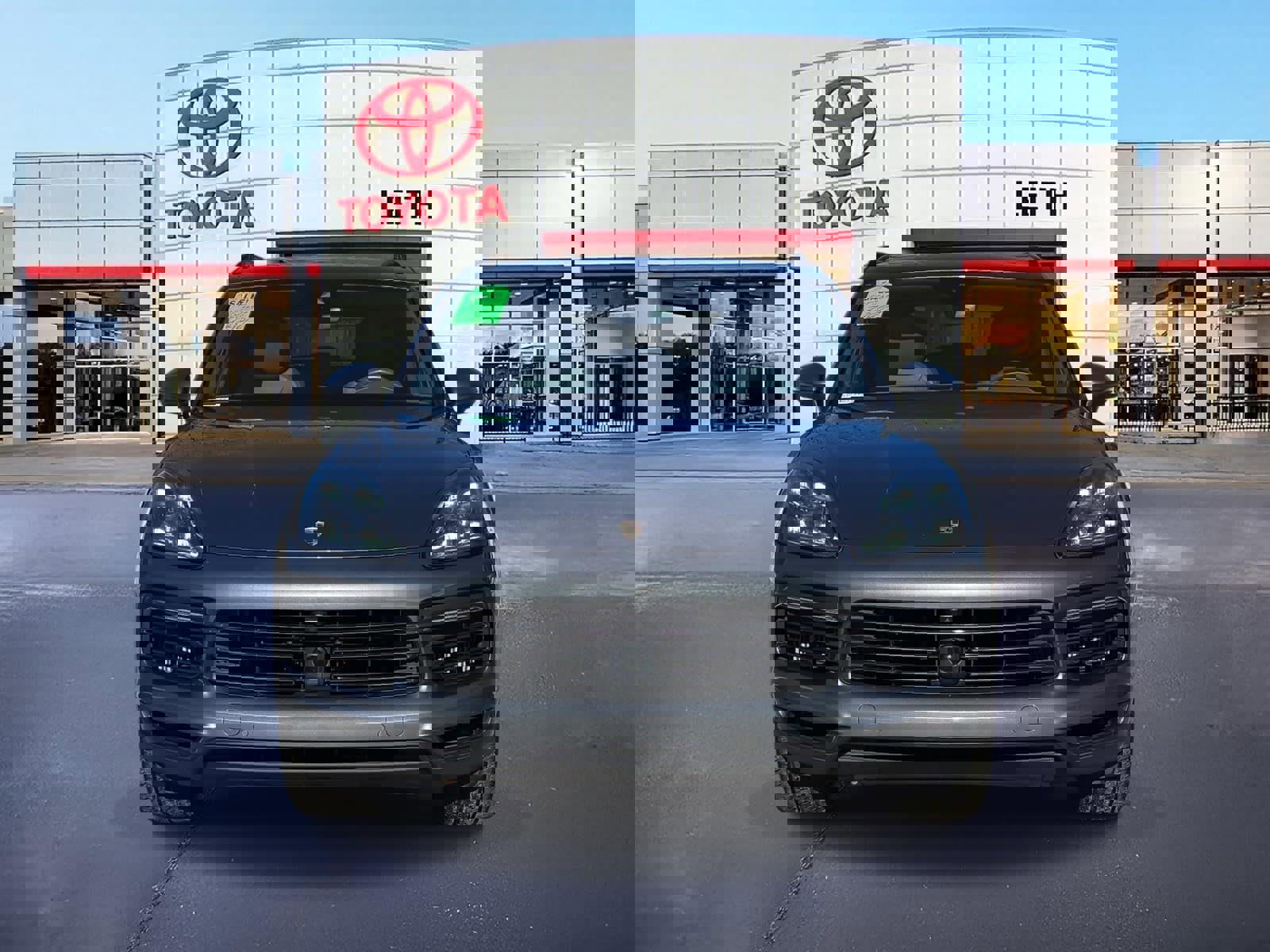 Used 2020 Porsche Cayenne image 2