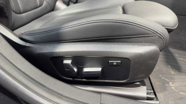 Used 2021 BMW 330i Sedan w/ Driving Assistance Package RWD image 13