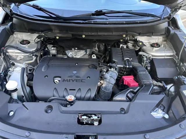 Used 2020 Mitsubishi Outlander Sport SE AWD/4WD image 18