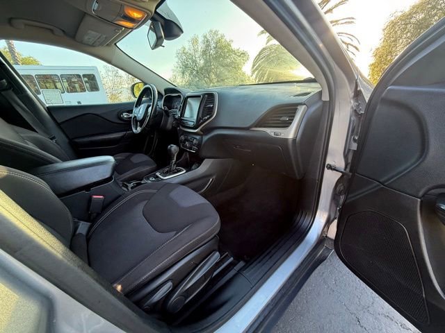 Used 2015 Jeep Cherokee Latitude image 10
