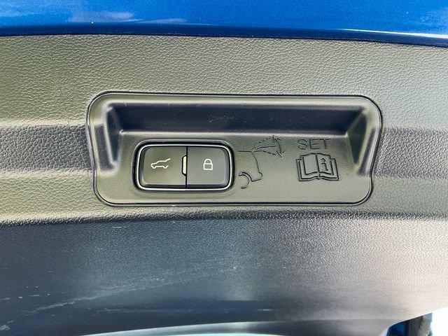 Used 2022 Ford Explorer XLT w/ Equipment Group 202A AWD/4WD image 25
