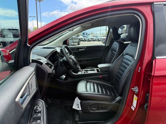 Used 2022 Ford Edge SEL w/ Convenience Package image 2