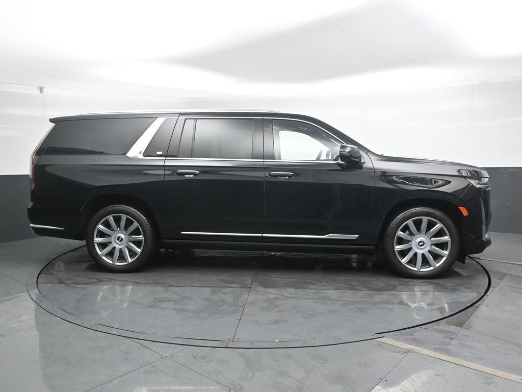 Used 2024 Cadillac Escalade ESV Premium Luxury Platinum image 4