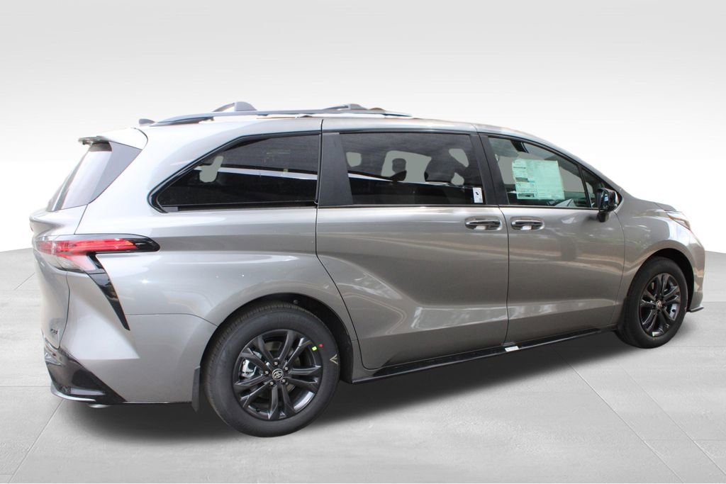 New 2026 Toyota Sienna XSE image 15