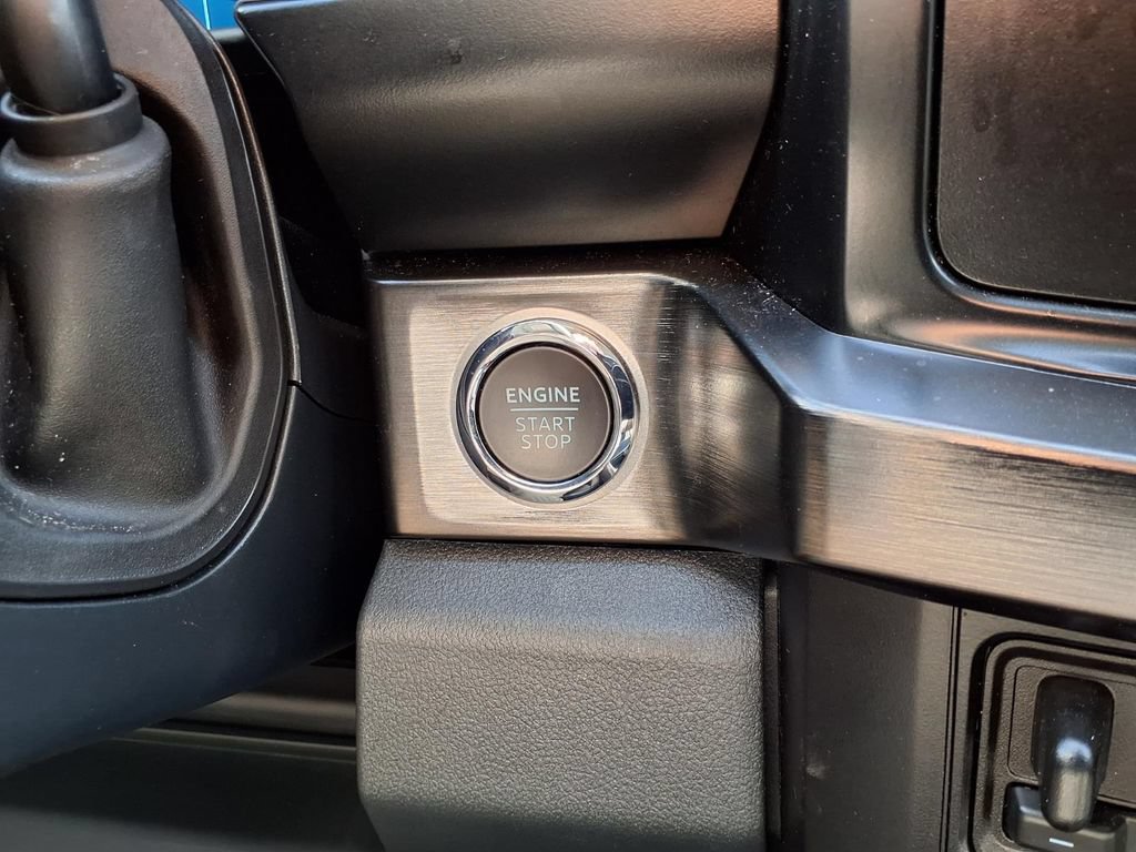 Used 2024 Ford F250 Lariat w/ Sport Appearance Package AWD/4WD image 23