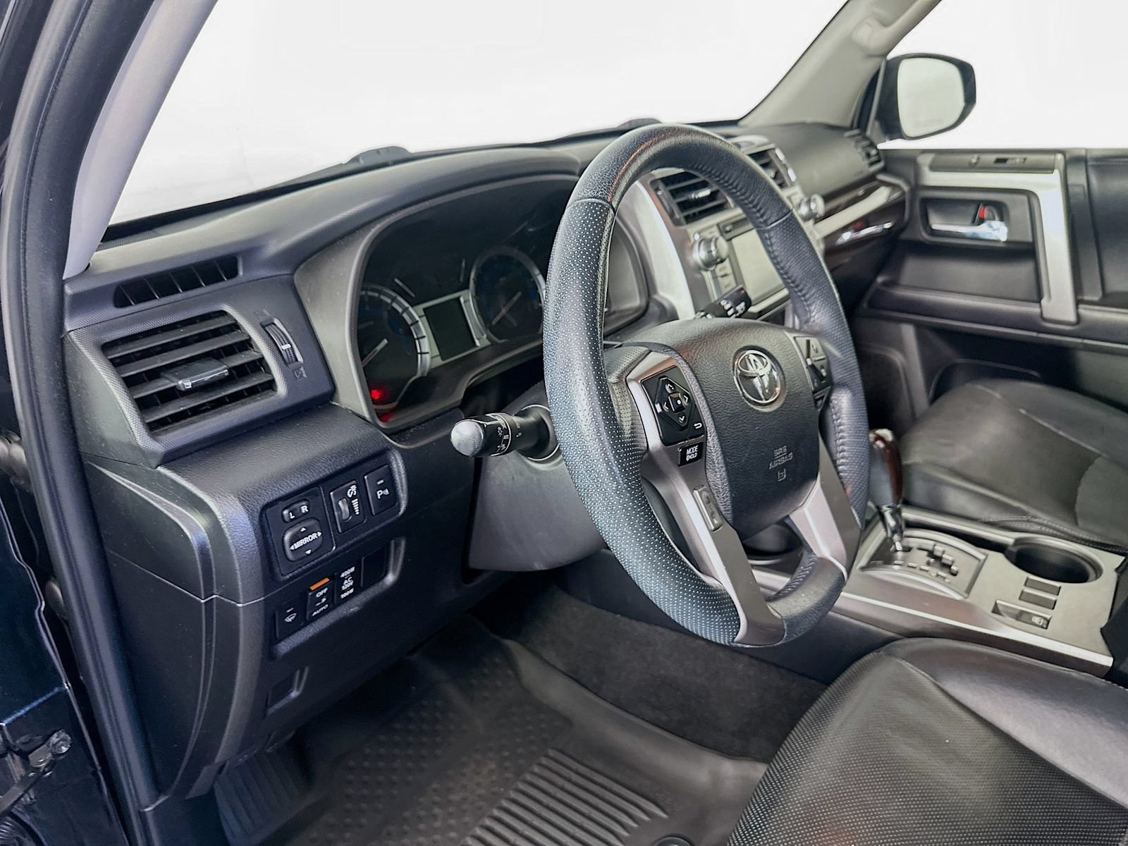 Used 2019 Toyota 4Runner Limited AWD/4WD image 9