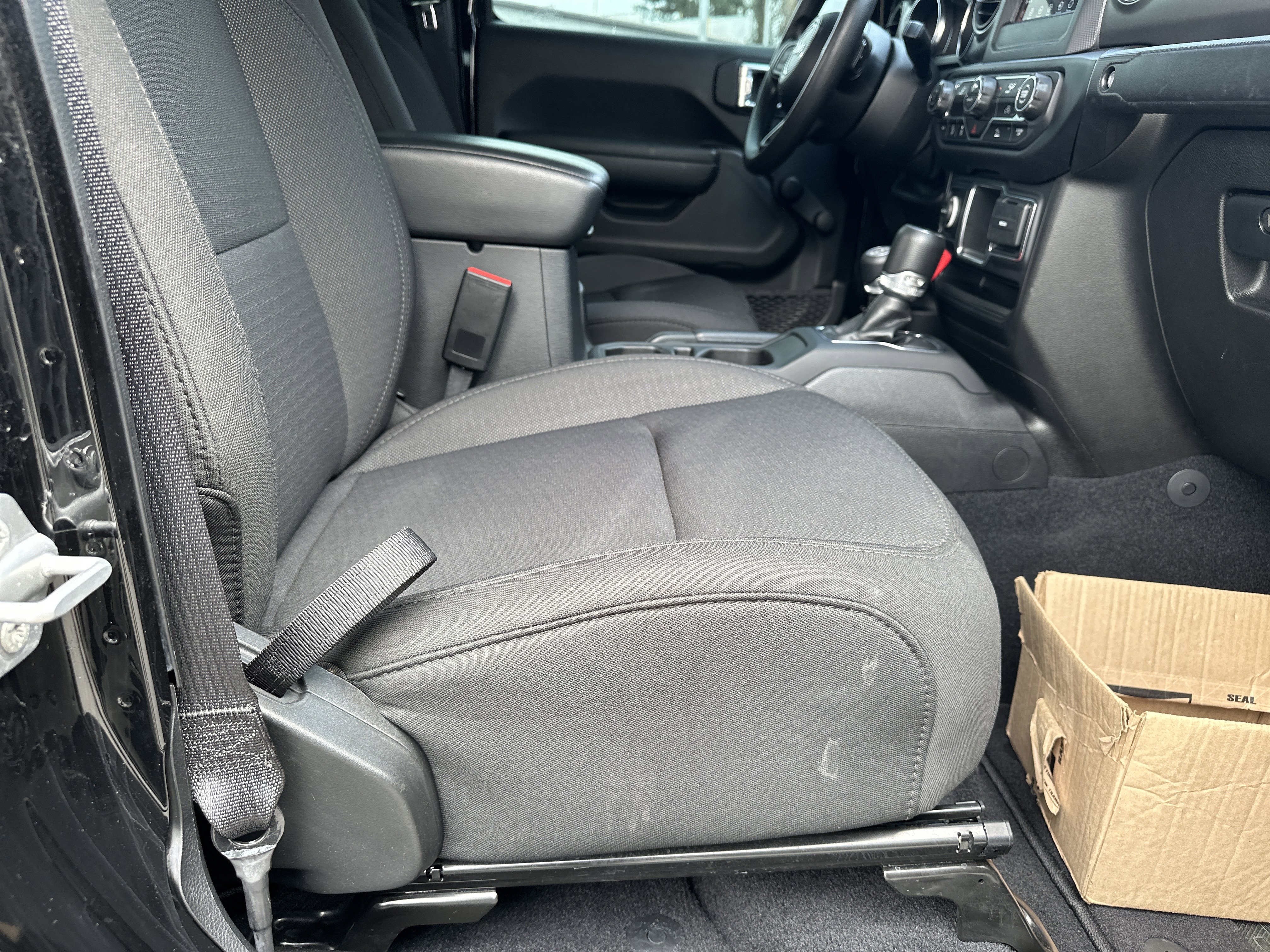 Used 2023 Jeep Gladiator Sport image 16