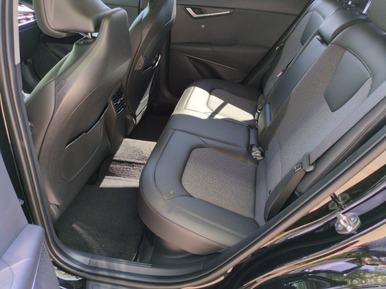 New 2026 Kia Niro EX FWD image 36