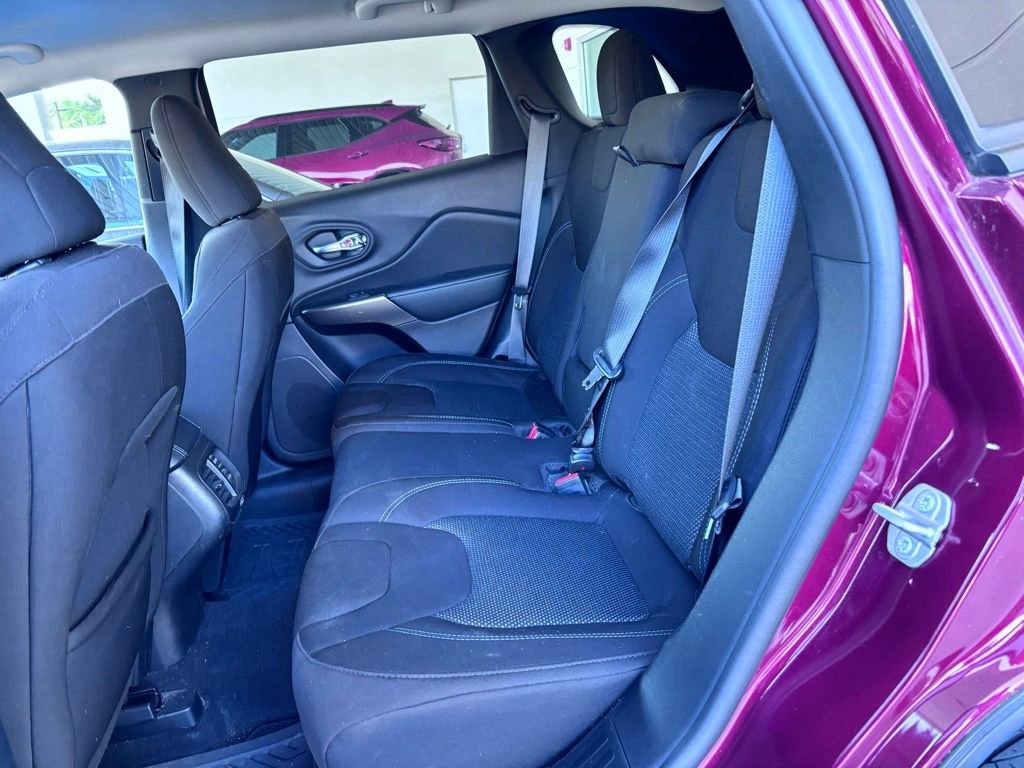 Used 2021 Jeep Cherokee Latitude image 13