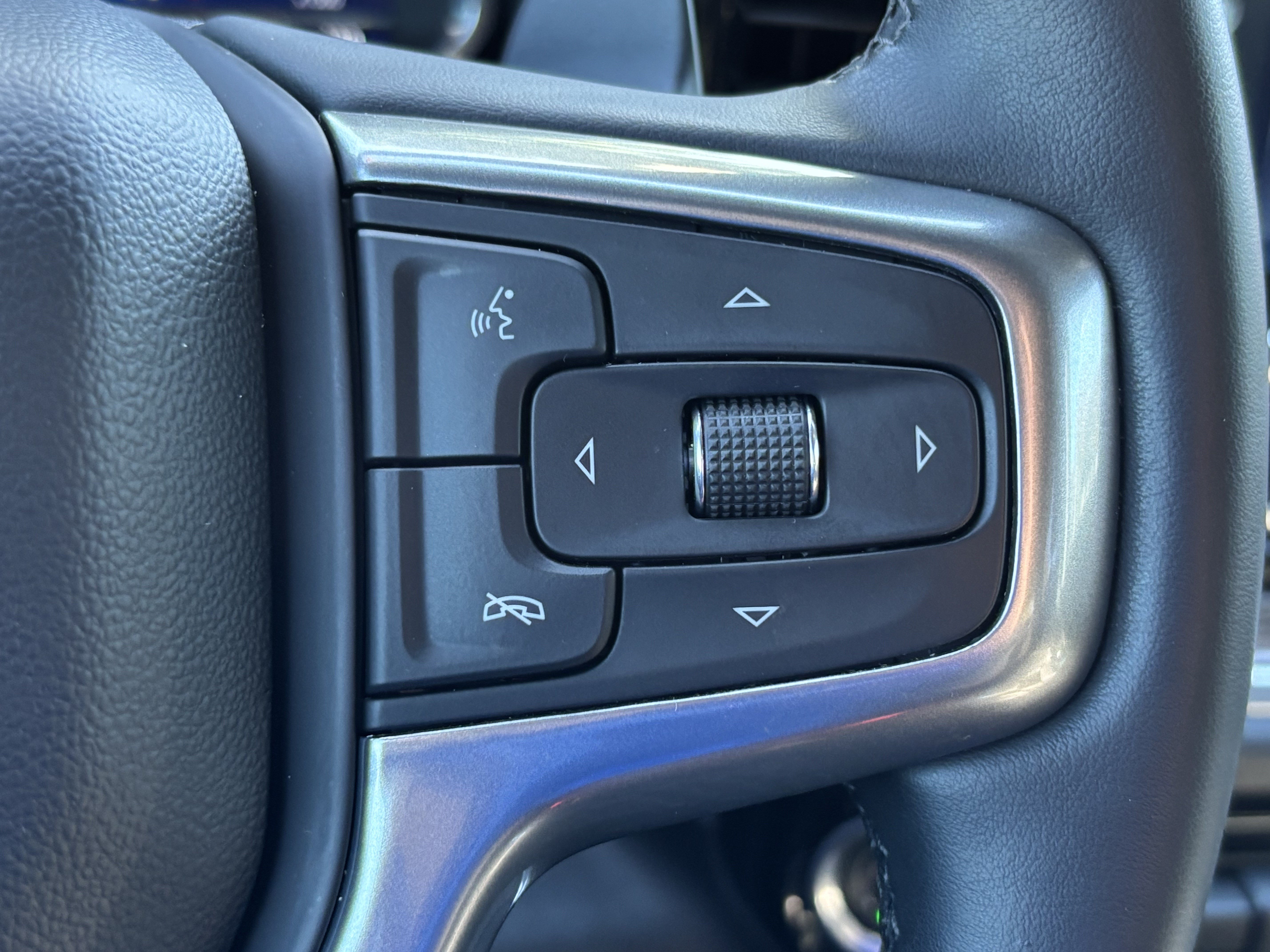 Used 2023 Chevrolet Silverado 1500 RST AWD/4WD image 20