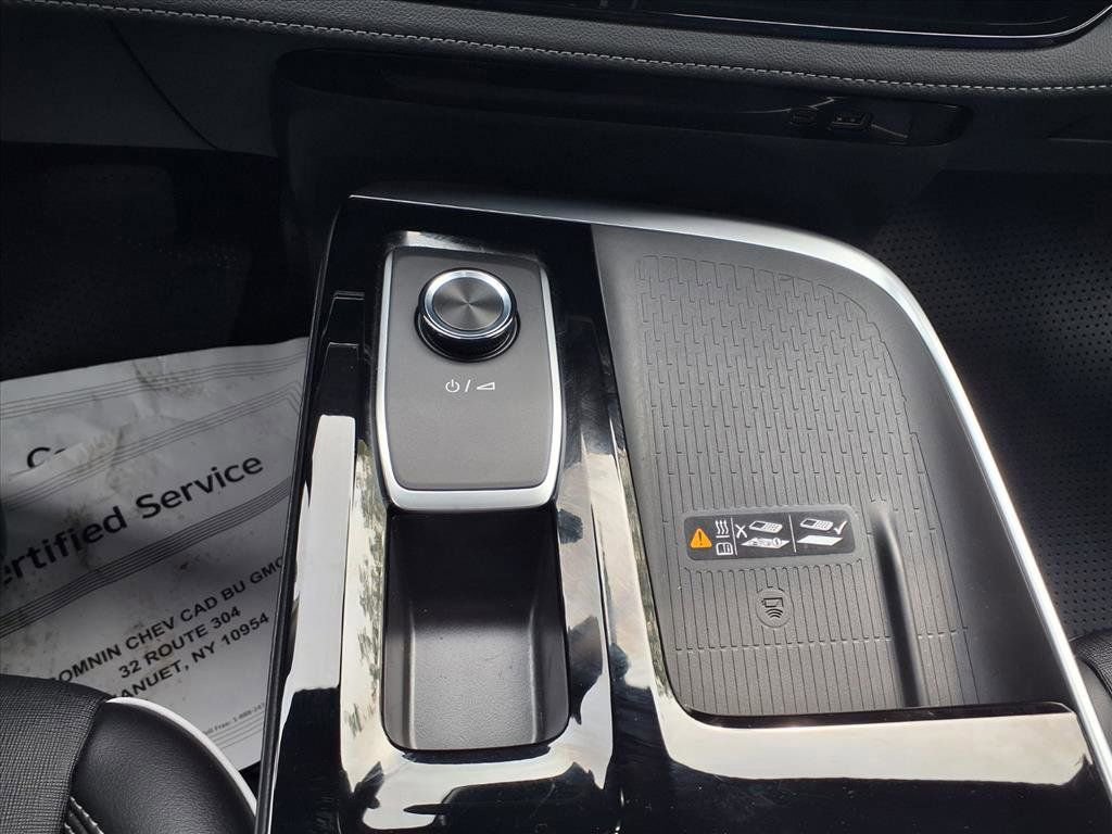 Used 2025 Buick Enclave Preferred w/ Power Package image 15